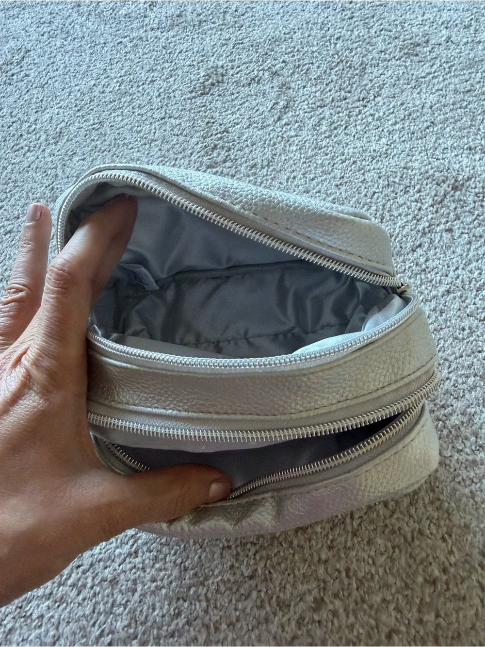 NWT La prairie Double-Zip Cosmetic Pouch, Gray